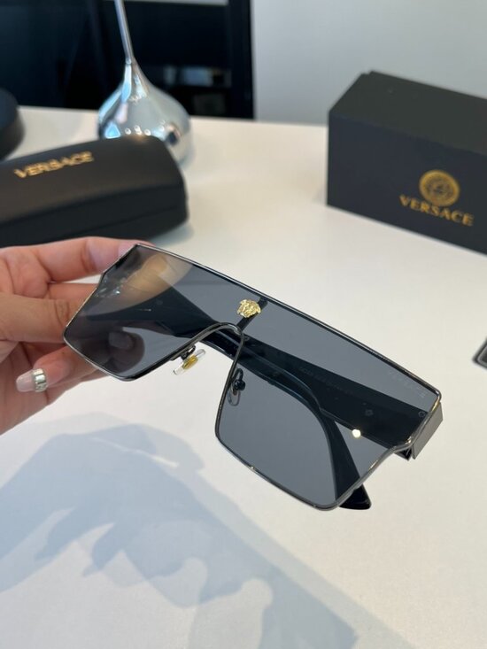 Versace Fashion Sunglasses for Shaping Your Face Shape main image 6